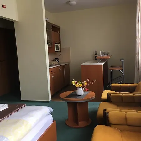 Darmon Apartamento Piest'any